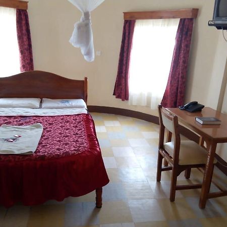 Nanyuki Simba Lodge Bagian luar foto